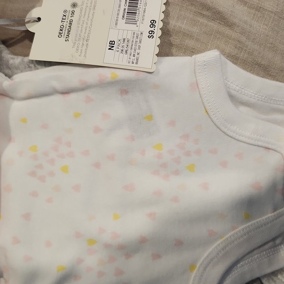 Newborn onesies - Picture 2 of 4